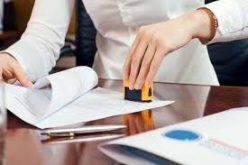 Từ 1.7, người dân đi công chứng phải chụp ảnh cùng công chứng viên
