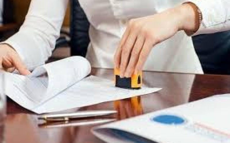 Từ 1.7, người dân đi công chứng phải chụp ảnh cùng công chứng viên