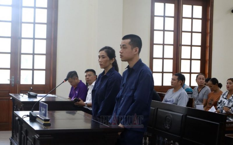 Chiếm đoạt hơn 4 tỉ nhờ chiêu lừa người dân ký vay mua hàng trả góp
