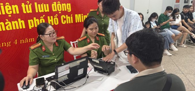 Công dân có 2 quốc tịch muốn đổi CMND sang căn cước phải chuẩn bị những gì?