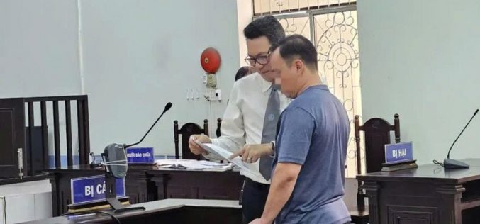 Luật sư gặp bị cáo ở trại tạm giam: Tòa án có quyền cấp phép hay chỉ giám sát?